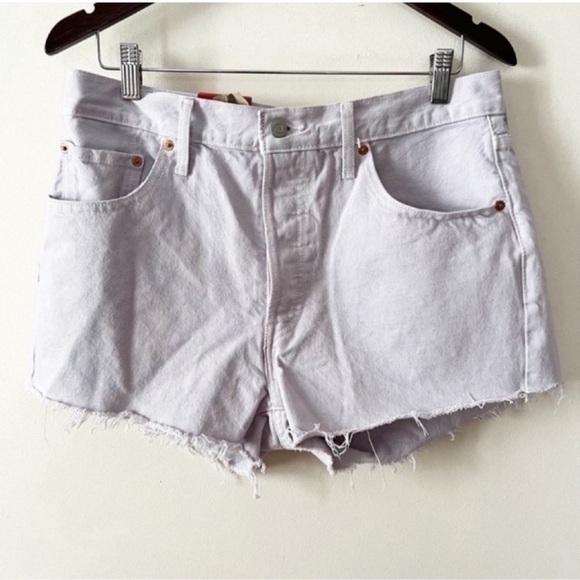 Levi’s 501 Lavender Purple High Rise Raw Hem Button Fly Jean Shorts Size 32 NEW - Picture 1 of 9